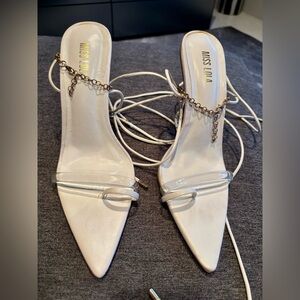 Miss Lola White Elegant Heels, chain, strappy 8.5 Anaisa